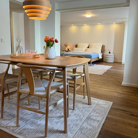 Teddis Traubing Apartment