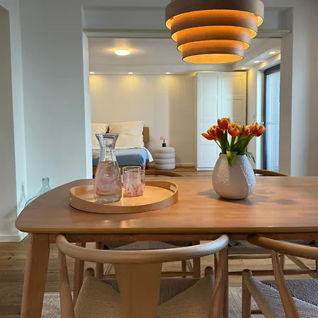 Teddis Traubing Apartment